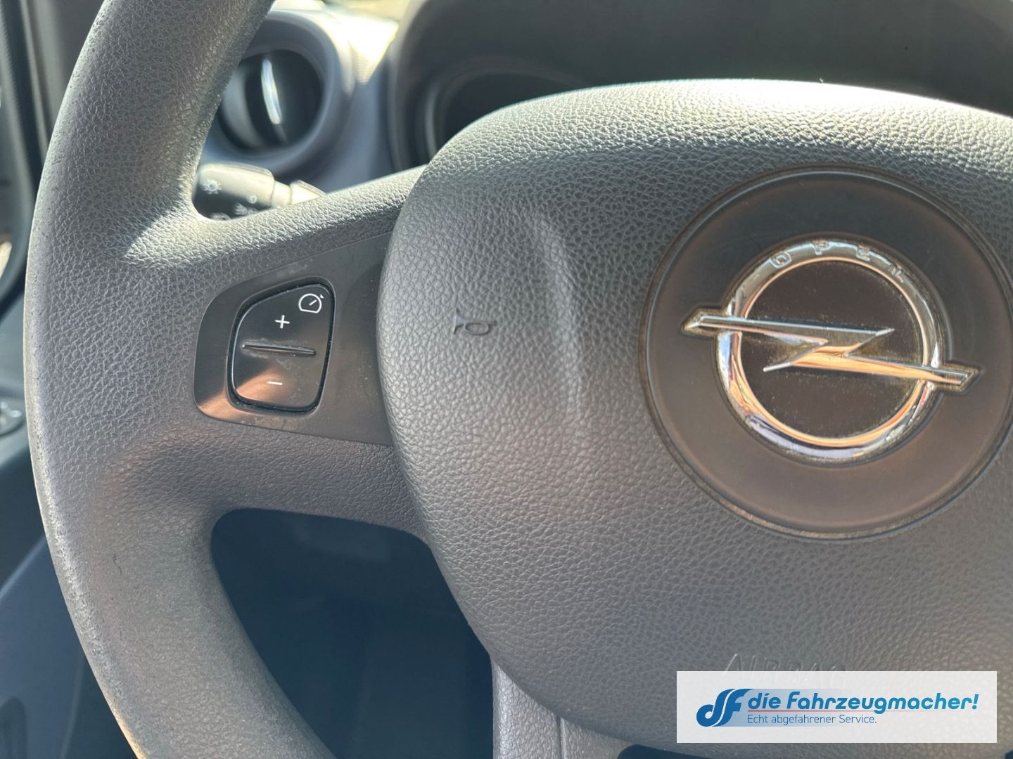 Fahrzeugabbildung Opel Vivaro B Kasten Combi L1H1 2,7t *2198