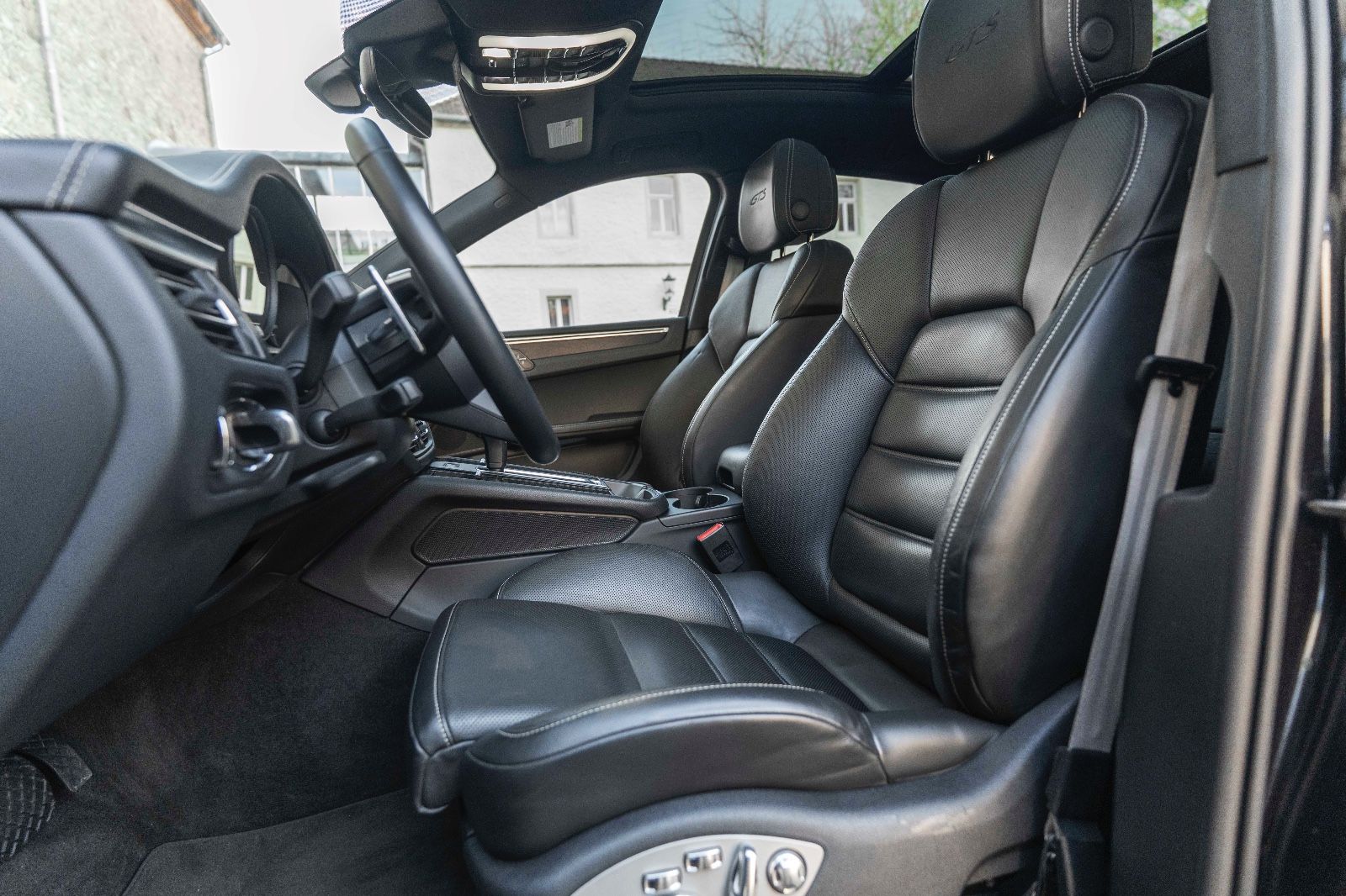 Fahrzeugabbildung Porsche Macan GTS PDLS+ KAM SPORT CHRONO LED PANO LUFT