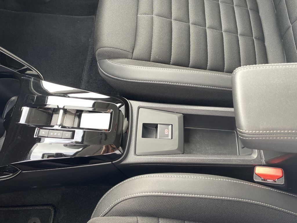Fahrzeugabbildung Citroën e-C3 Aircross 113 Standard-Range MAX *LED*Nav*Ca