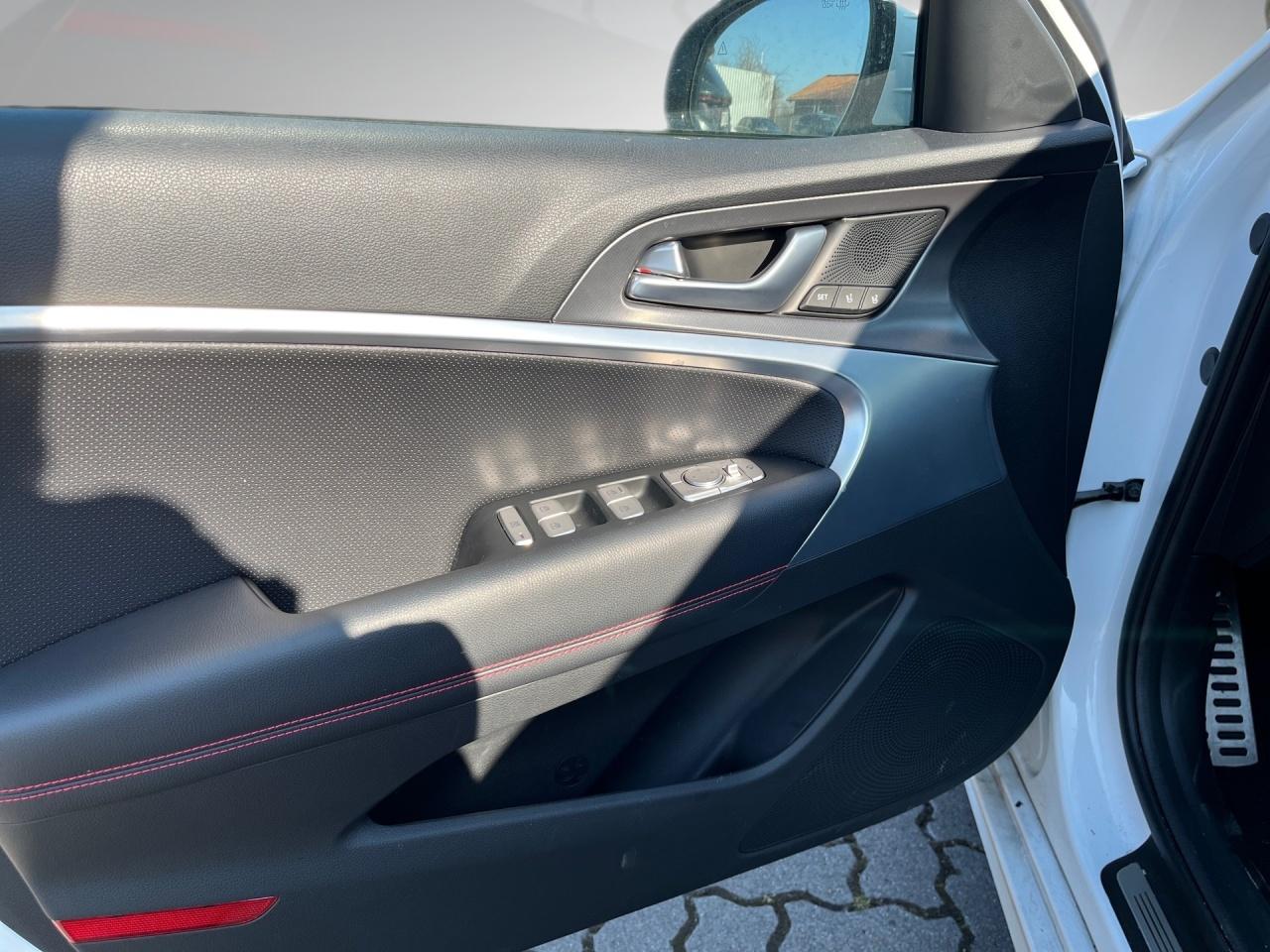 Genesis G70 Shooting Brake 2.2 D Sport AWD Sitzklima