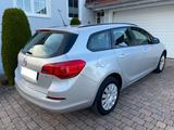 Opel Astra Sports Tourer 1.7 CDTI *STANDHEIZUNG* - Opel Astra mit Diesel-Antrieb: Kombi, Euro4, 1.7