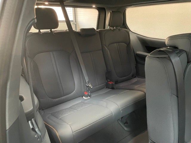 Fahrzeugabbildung Jeep GRAND WAGONEER 6.4L V-8 LPG NIGHT VIEW 1. HAND