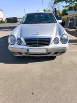 Mercedes-Benz E 200 KOMPRESSOR AVANTGARDE Avantgarde - Mercedes-Benz E 200: Kompressor Avantgarde