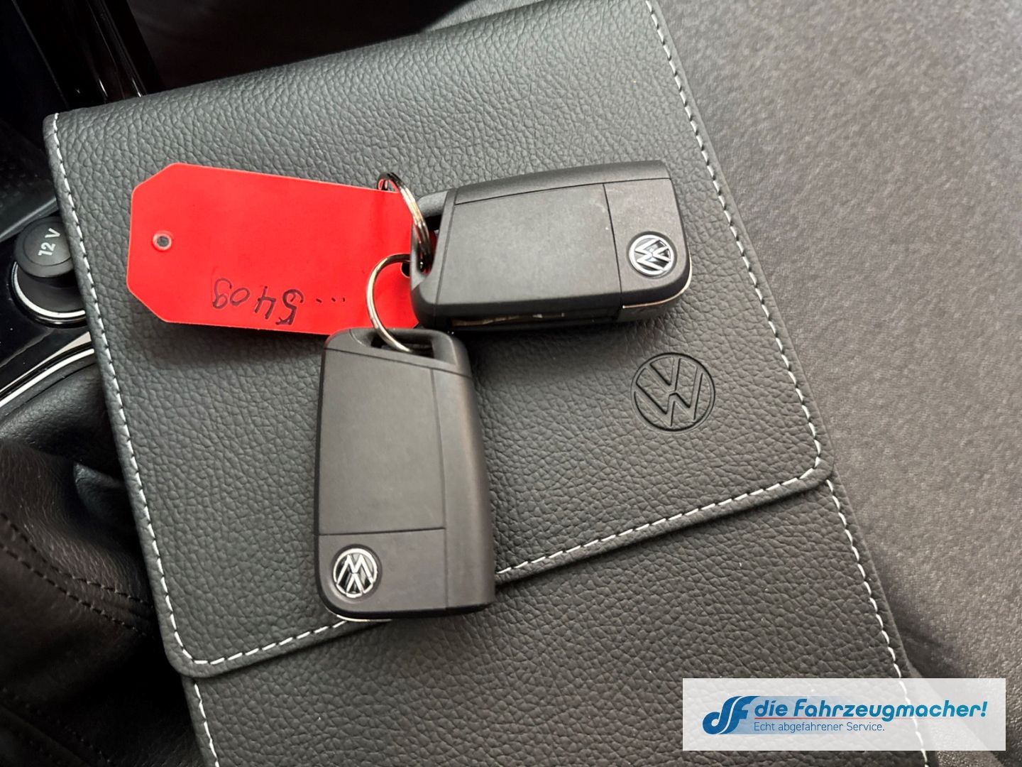 Fahrzeugabbildung Volkswagen T-Cross 1.0 TSI 85 kW Life Digitales Cockpit LED
