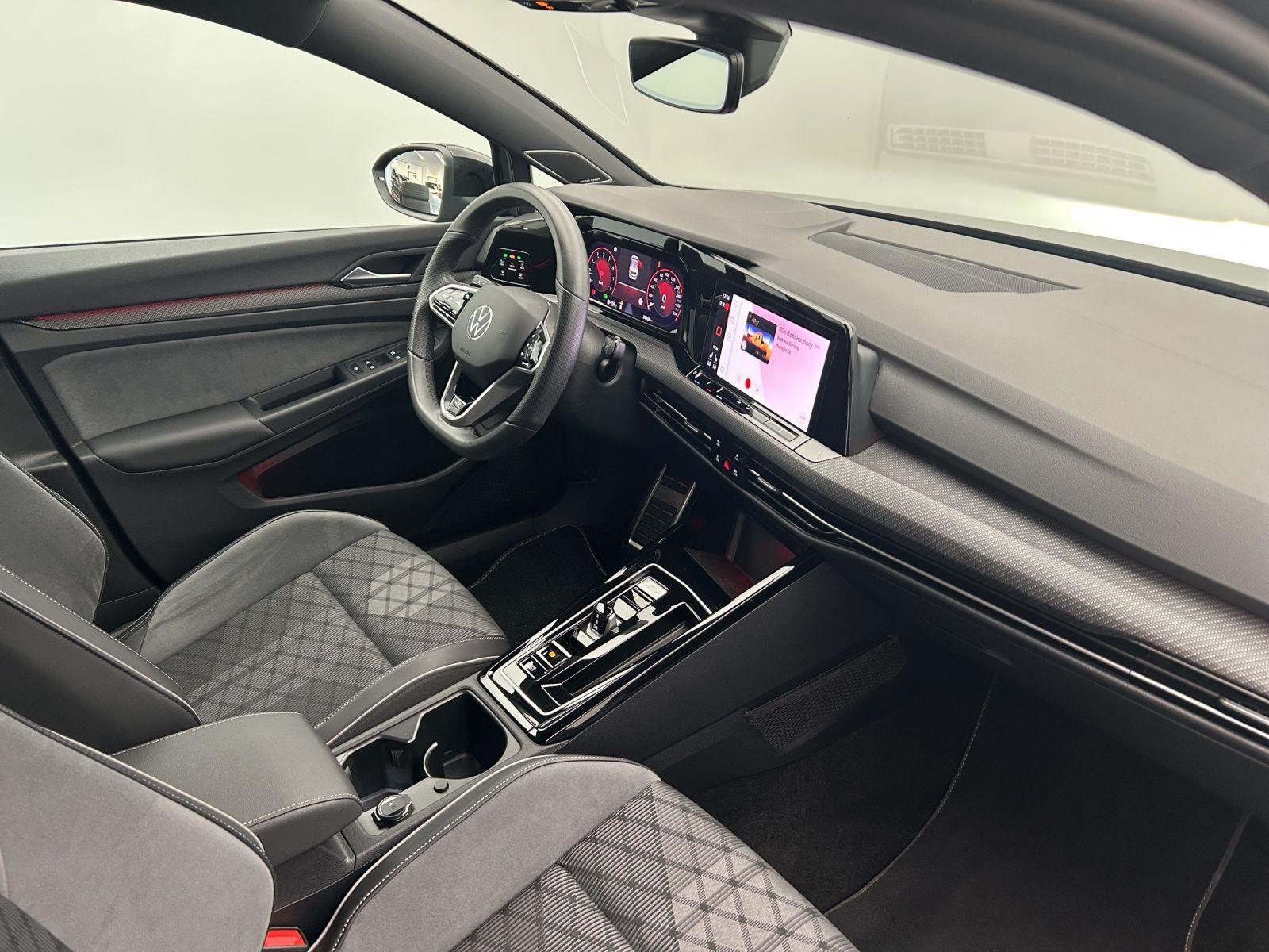 Volkswagen Golf VIII 1.5 eTSI DSG R-LINE*BLACK-STYLE*IQ.LIG, миниатюра 17