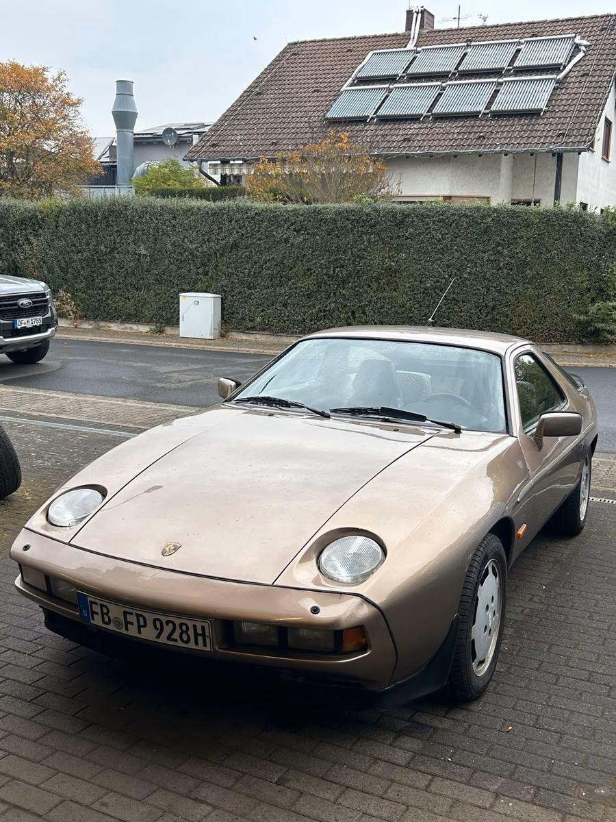 Porsche 928