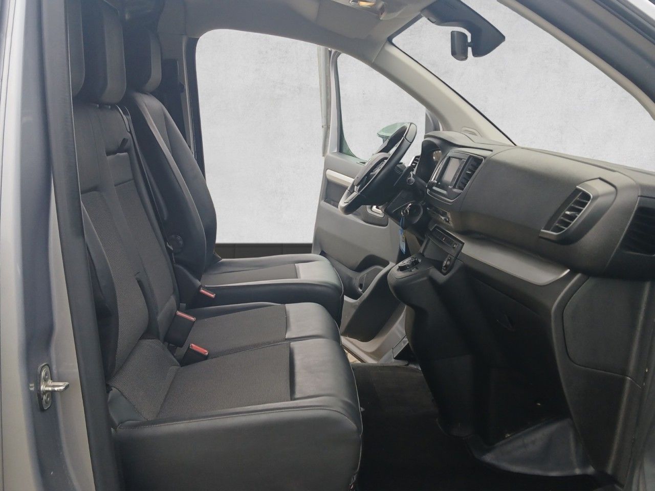 Fahrzeugabbildung Peugeot Expert Kasten Asphalt Sport Edition L2 / M