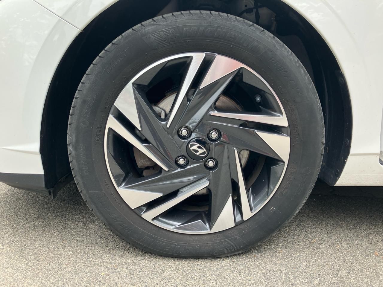 Fahrzeugabbildung Hyundai i20 INTRO KLIMAA*ZV*USB*LM*