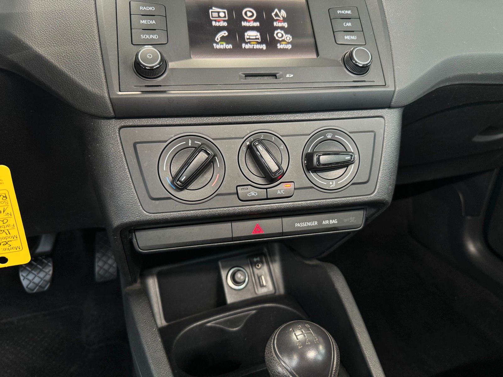 Fahrzeugabbildung SEAT Ibiza 1.0 Reference  "Klima LM Parksensoren hi."