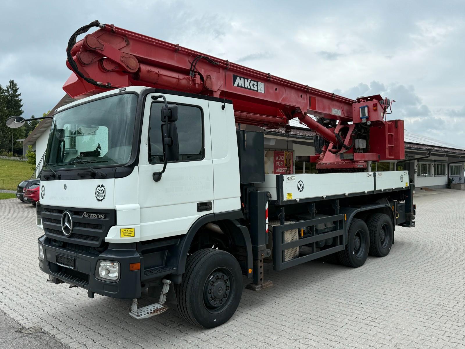 Mercedes-Benz Actros 3341 6x6 Montagekran MKG 600 HPa4L