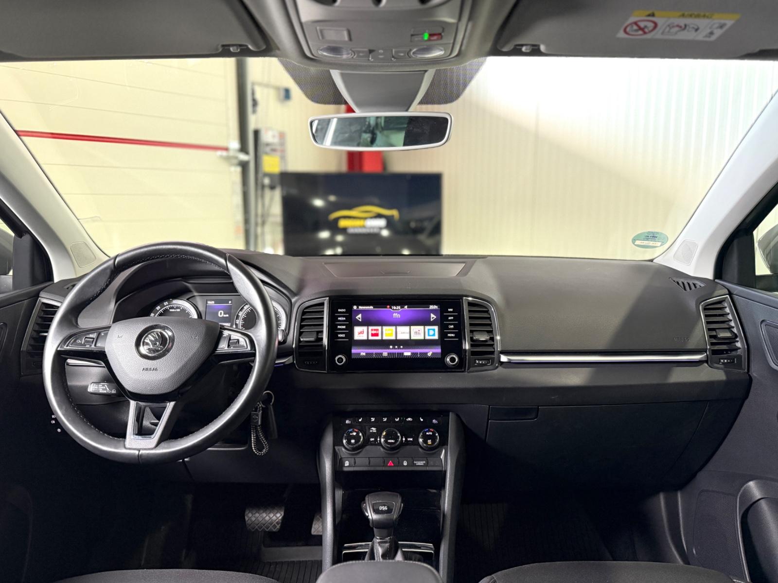 Skoda Karoq Ambition*KAMERA*AHK*ALLWETTER*CARPLAY*LED