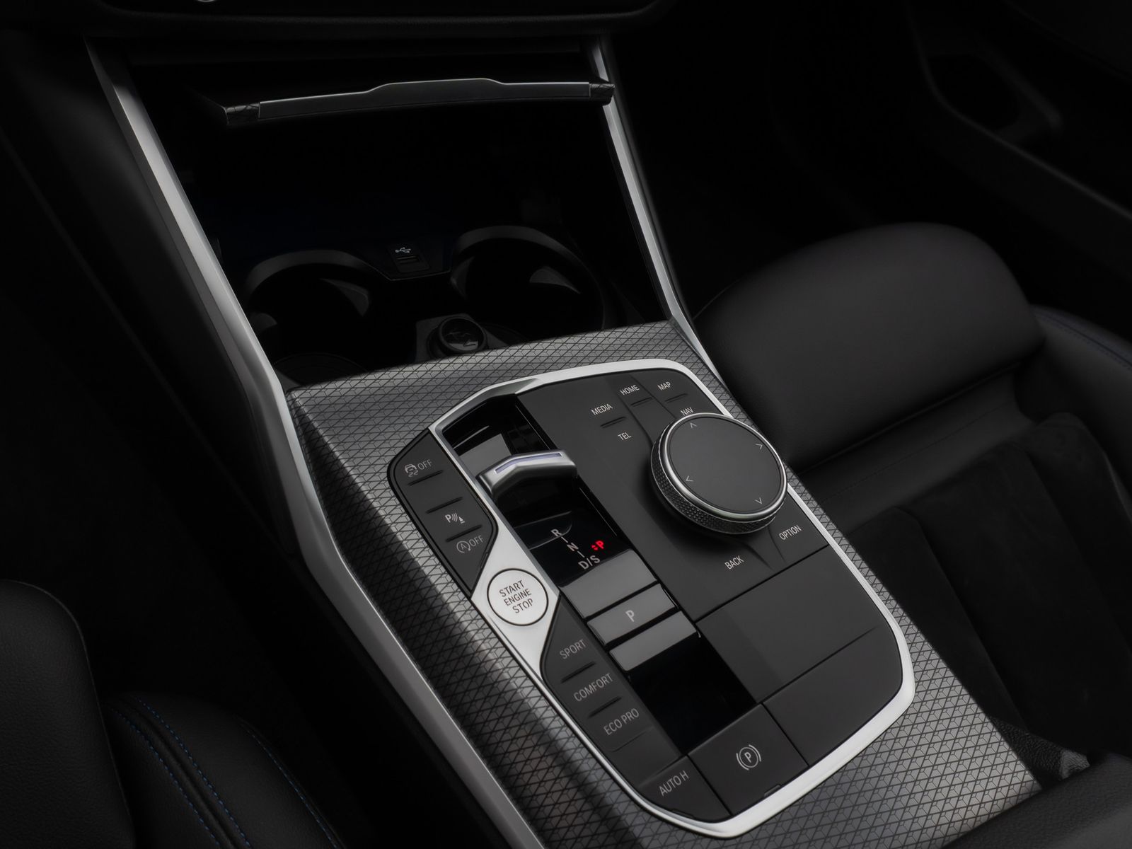 Fahrzeugabbildung BMW 330i M Sport Kamera DAB HUD H/K Komfort Panorama