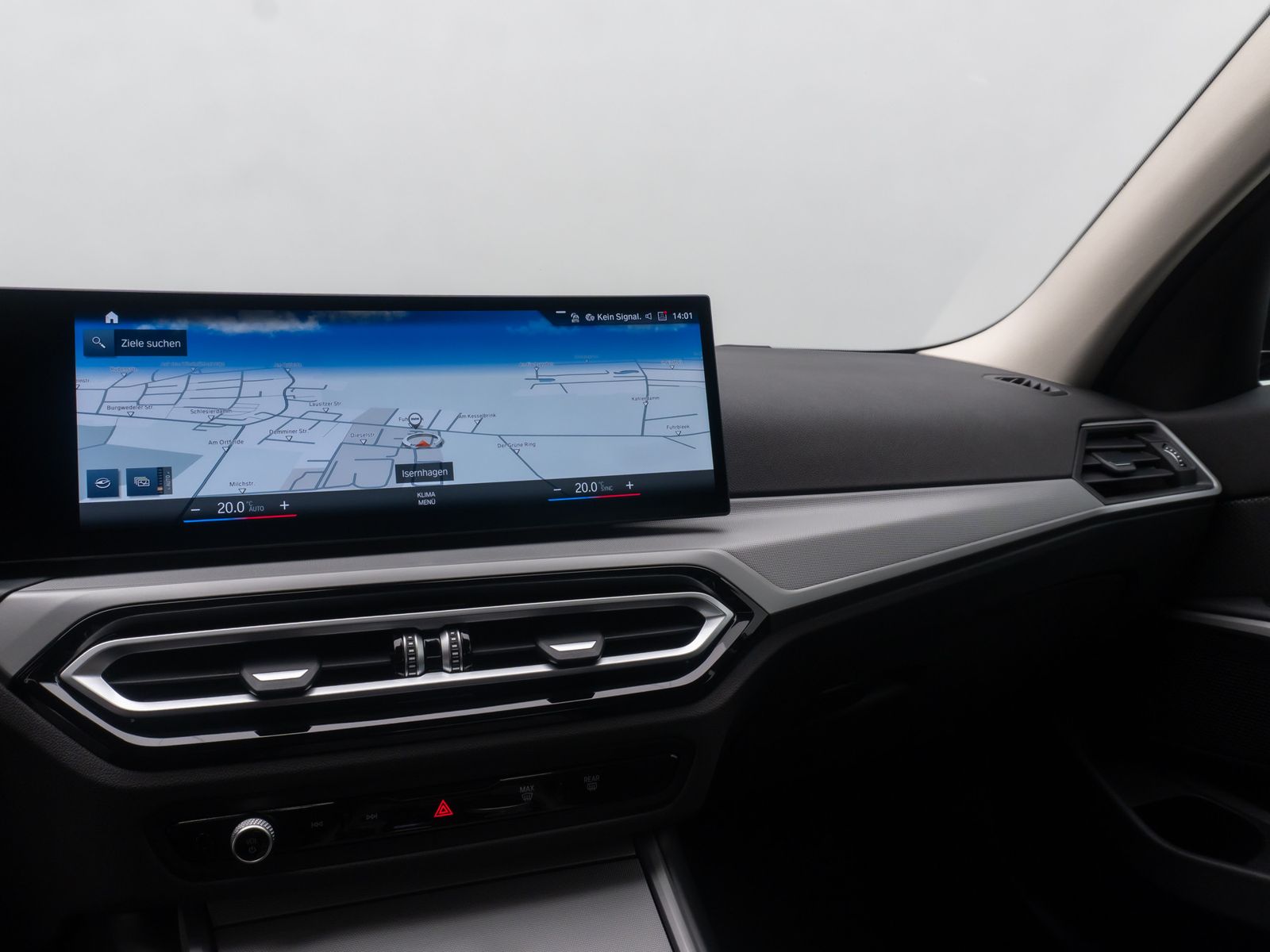 Fahrzeugabbildung BMW 318i DAB PDC Widscreen Geschwindigkeitsreg LED