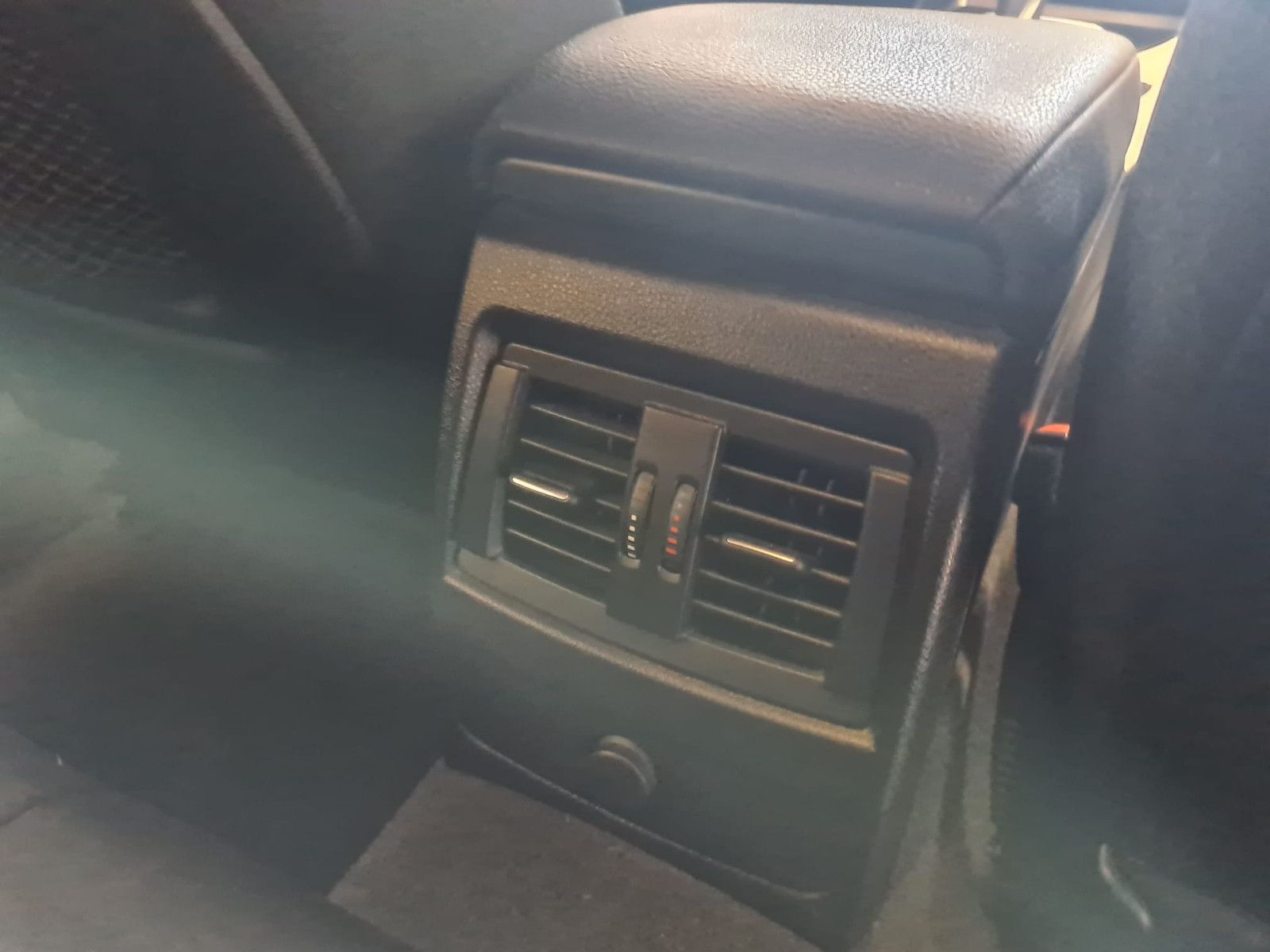 Fahrzeugabbildung BMW 118 d Urban Line / LED/ KAMERA / GARANTIE