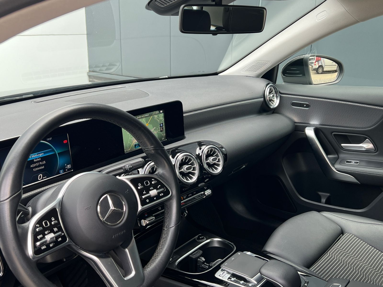 Fahrzeugabbildung Mercedes-Benz A 180 Progressive *LED, Kamera, 17'-LM-GJ*