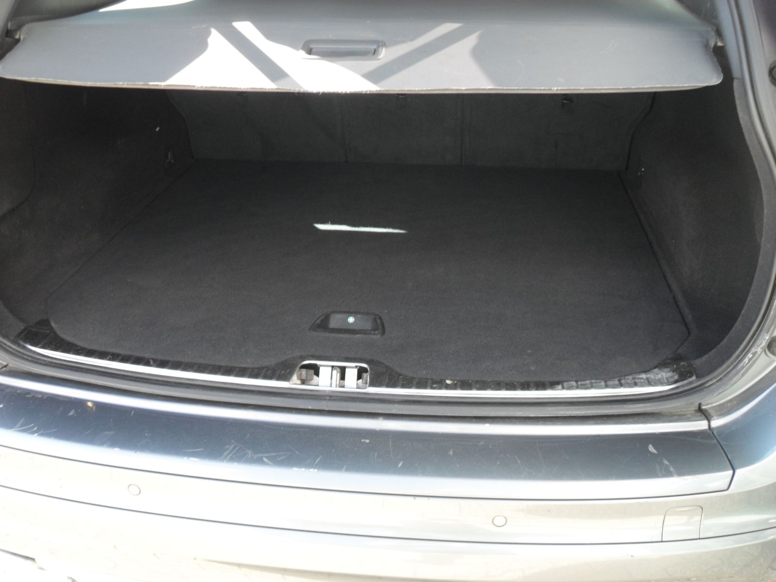 Fahrzeugabbildung Volvo XC 60 2.0 Automatik - Momentum 2WD