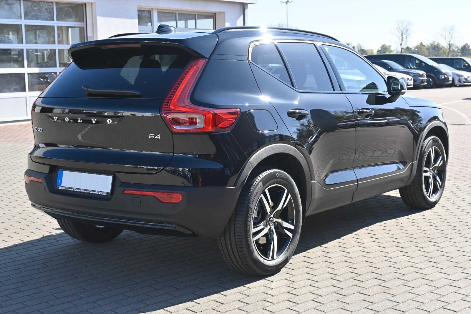 Fahrzeugabbildung Volvo XC40 B4 DKG Plus Dark*STDHZG*360*Pixel*ACC