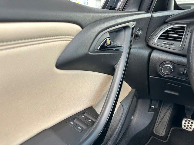 Fahrzeugabbildung Opel Cascada Innovation 1.6l 200PS Navi/PDC!