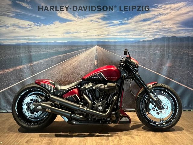 Harley-Davidson FXDR Red Rocket