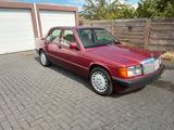 Mercedes-Benz 190 E 2.6 (KAT) - kein Rost - Mercedes-Benz 190 mit Benzin-Antrieb: Limousine, mit Klimaanlage, 2.6