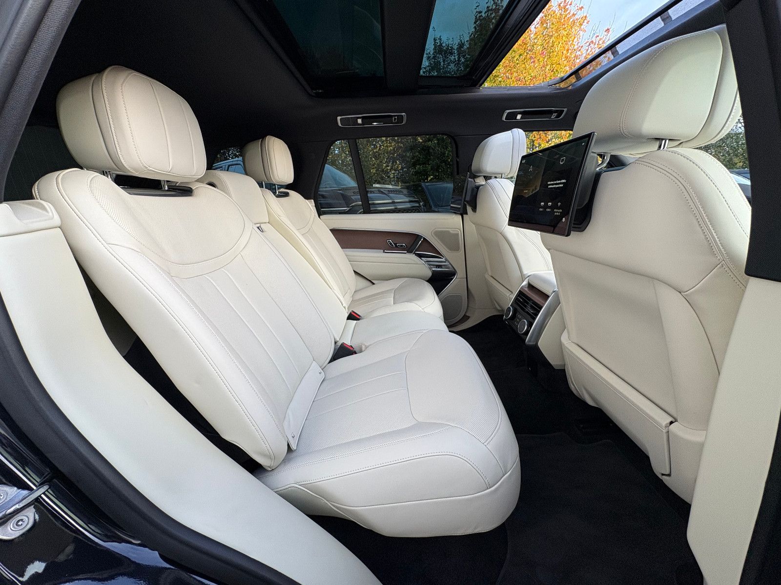 Fahrzeugabbildung Land Rover Range Rover HSE/FOND-TV/MASSAGE/PANO/360°/VOLL