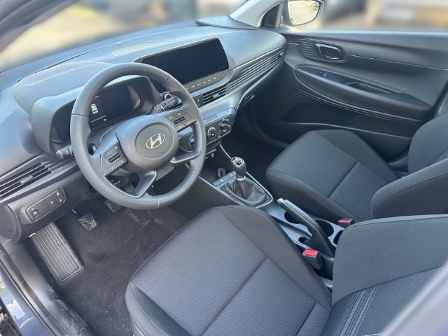 Fahrzeugabbildung Hyundai BAYON FL (MY25) 1.0 T-GDI Select Navi Kamera Ein