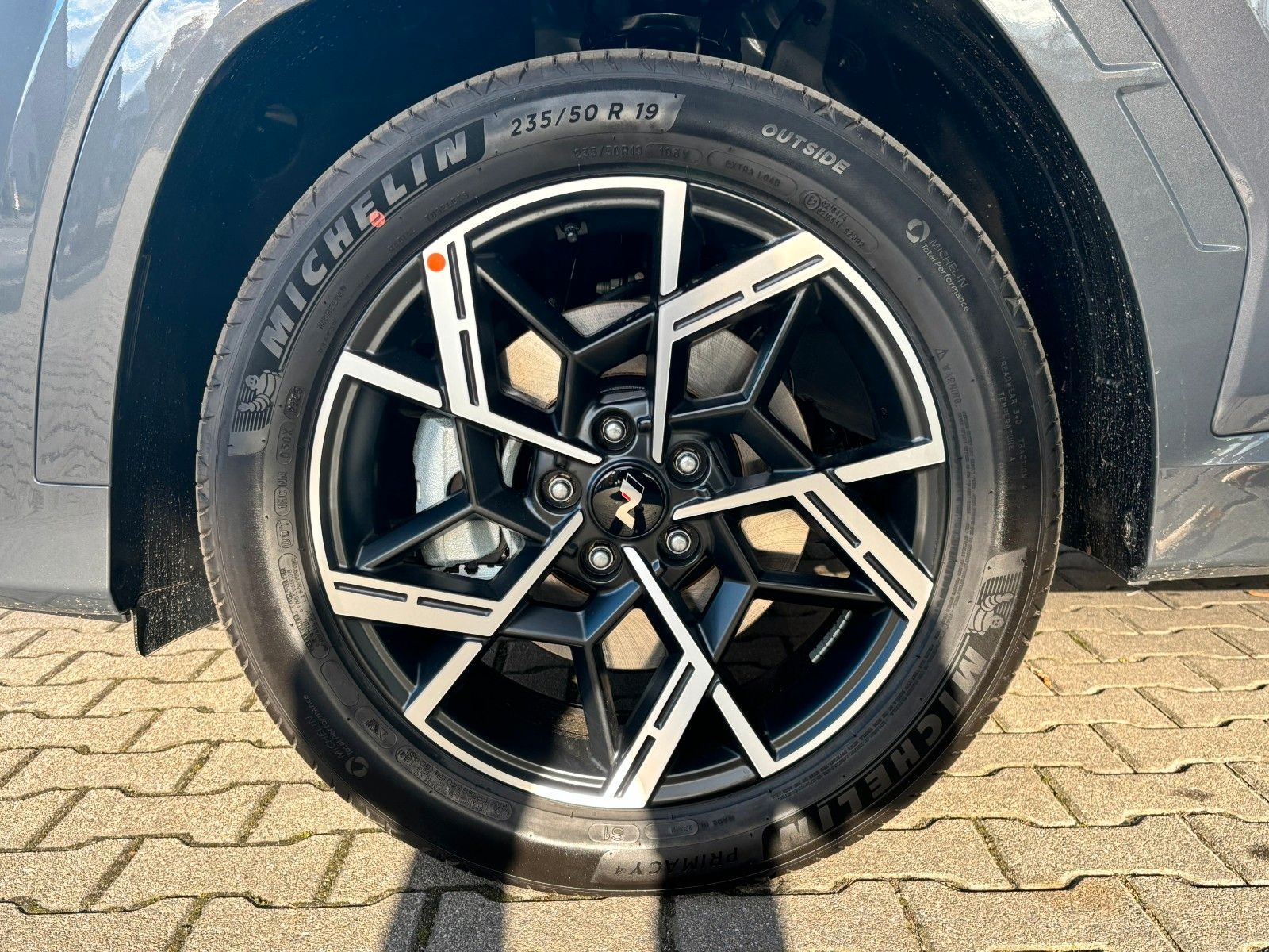Fahrzeugabbildung Hyundai Tucson 1.6 T-GDI N Line KlimaA,LED,Navi,SHZ,ACC