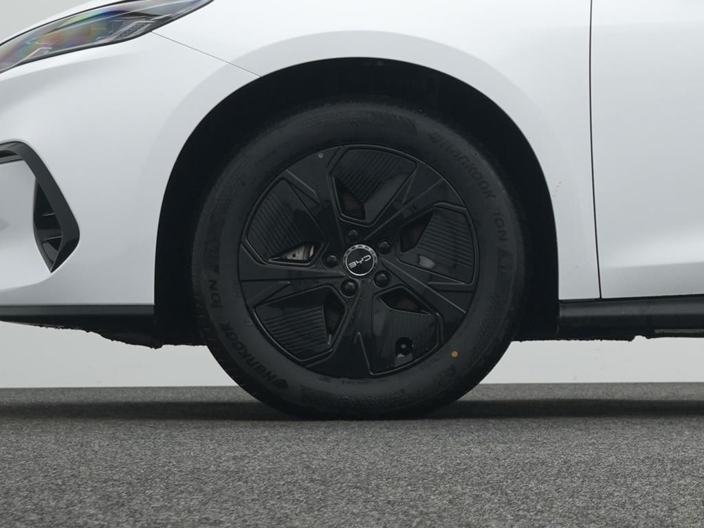 BYD SEAL 6
