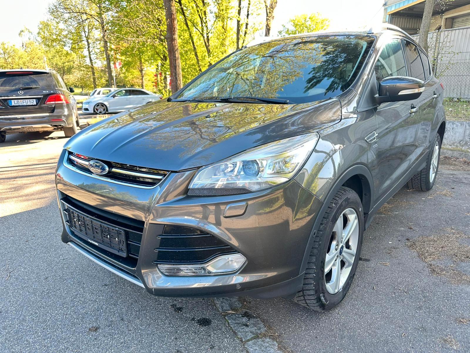 Ford Kuga Titanium*132kw*Automatik *Leder*Navi *Xenon