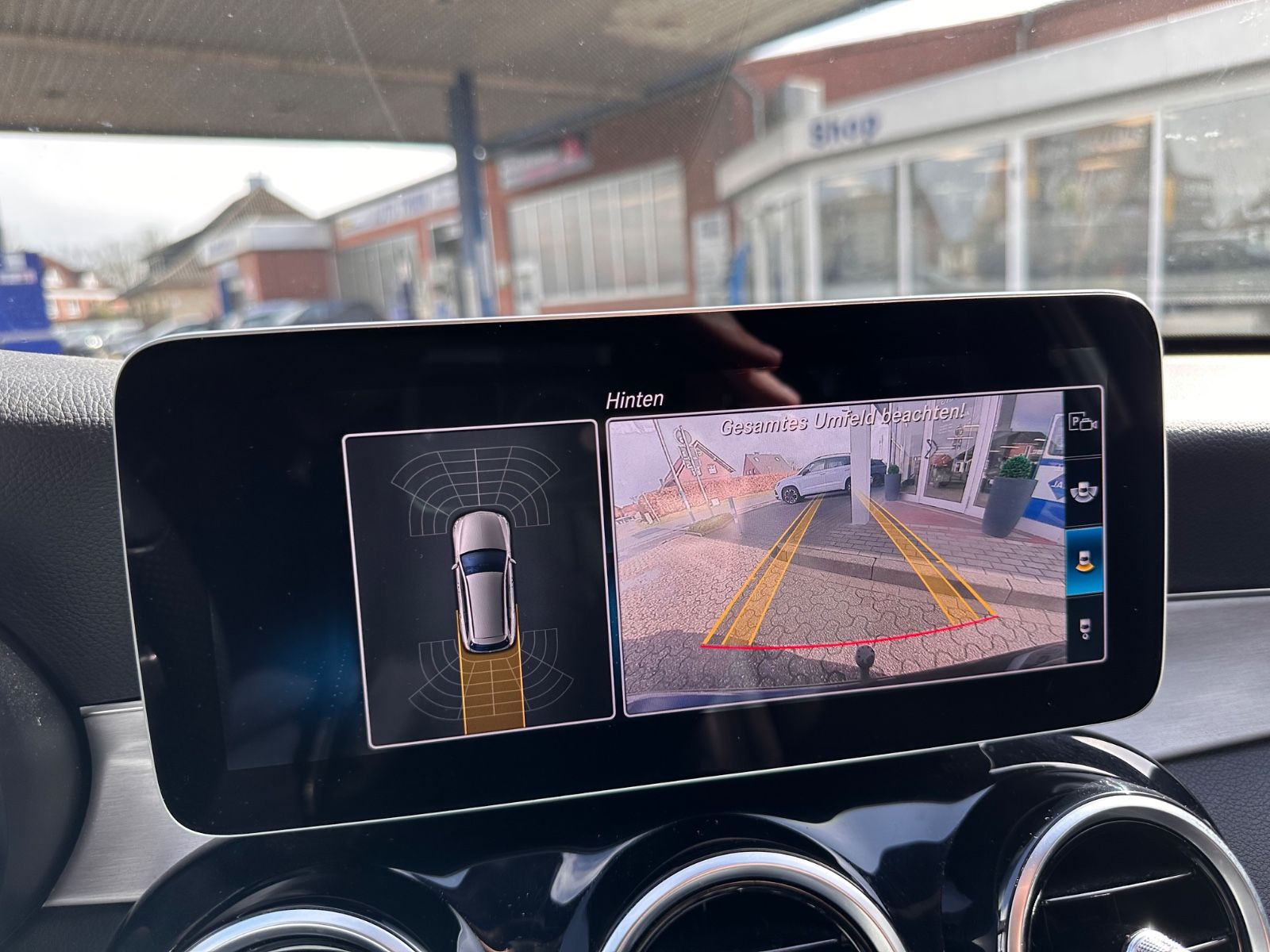 Fahrzeugabbildung Mercedes-Benz C 300 T-Modell AMG Line Night/AHK/LED/Navi/eHeck