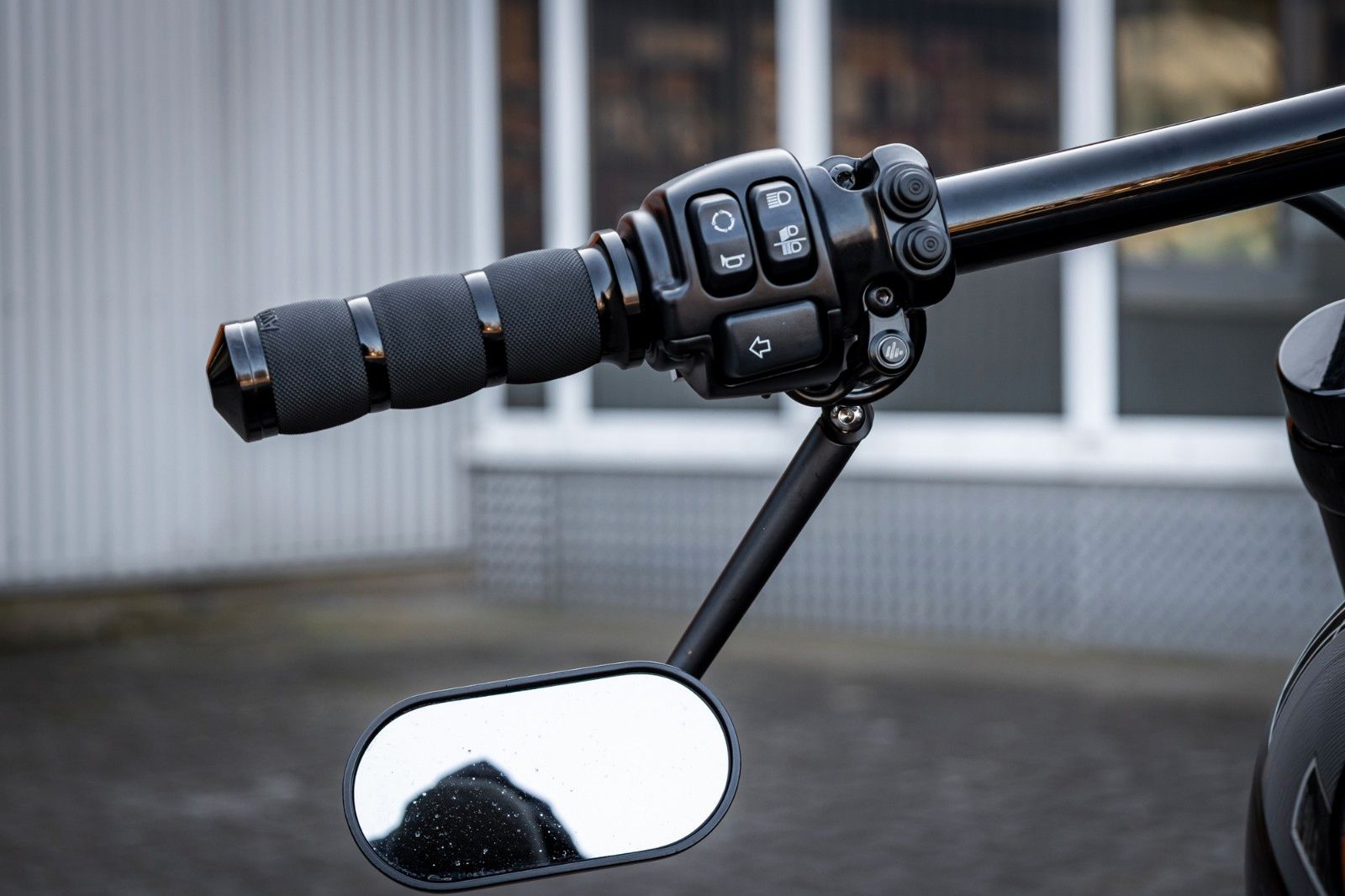 Fahrzeugabbildung Harley-Davidson FXBRS BREAKOUT 114 cui Kesstech - Airride-