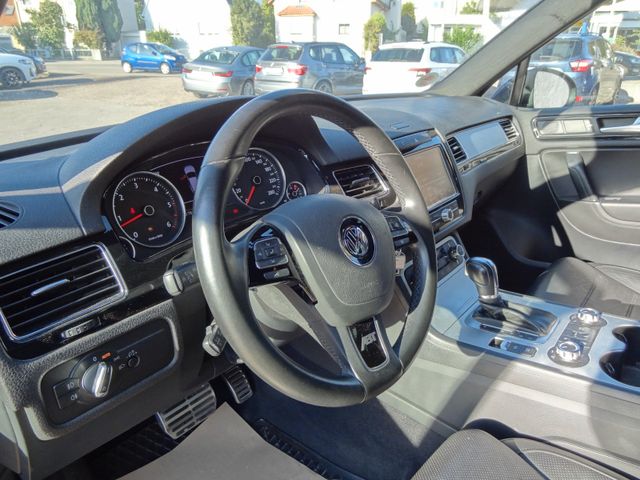 Fahrzeugabbildung Volkswagen Touareg V6 TDI/Xenon/Leder/Kam/Luft/2.Hd/AHK/Nav