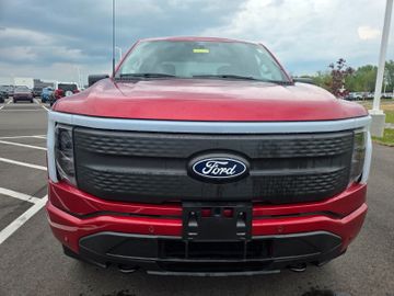 Ford F 150 Lightning Flash grosse Batterie im Vorlauf