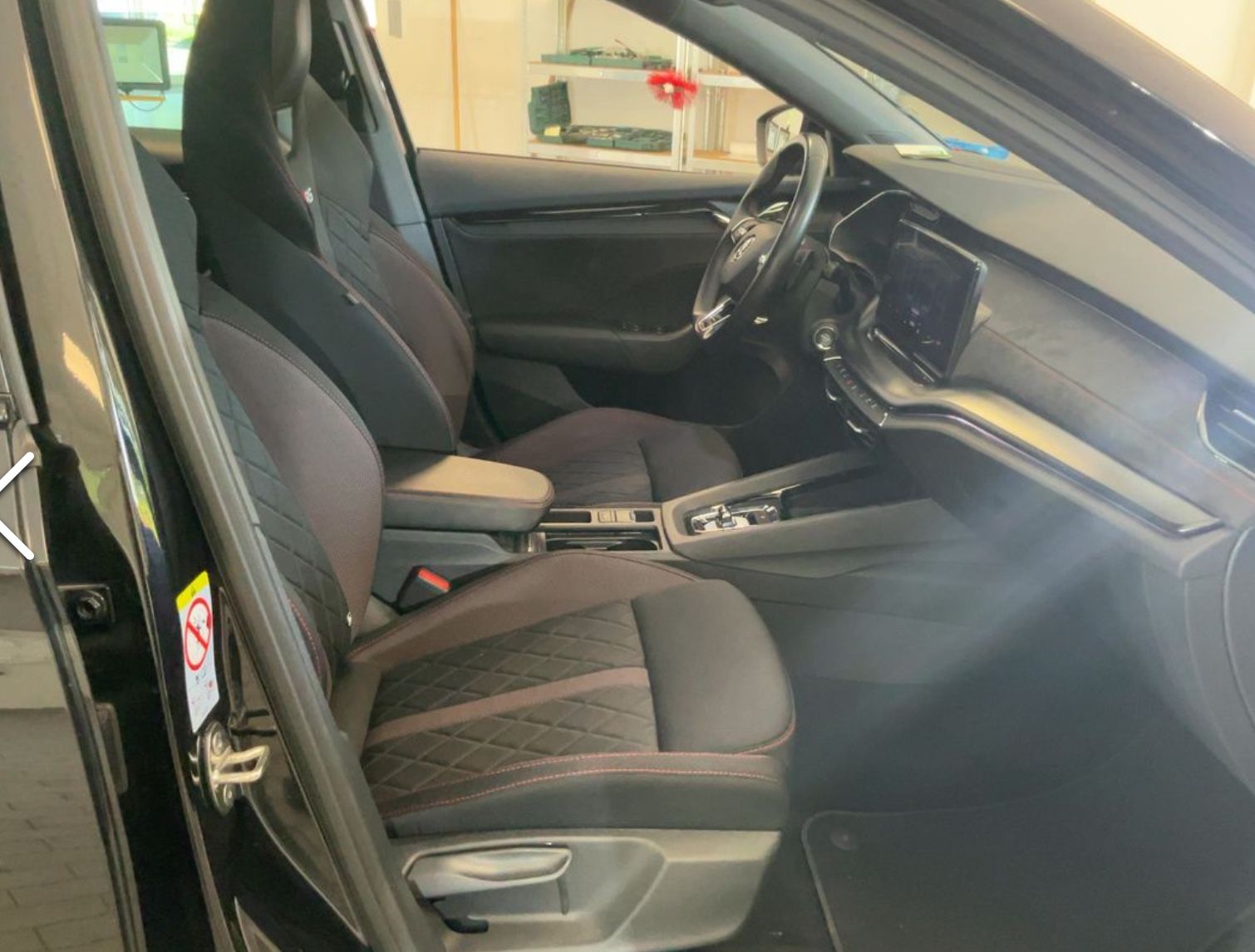 Fahrzeugabbildung SKODA Octavia Combi RS
