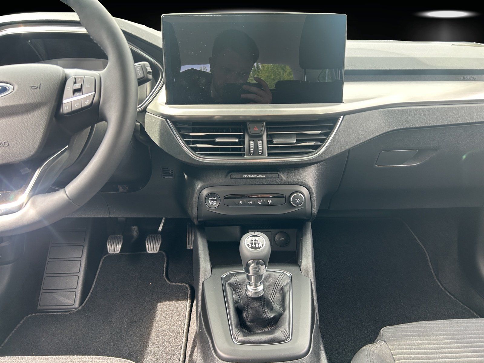 Fahrzeugabbildung Ford Focus Titanium Turnier Winter P. e.Call Kamera