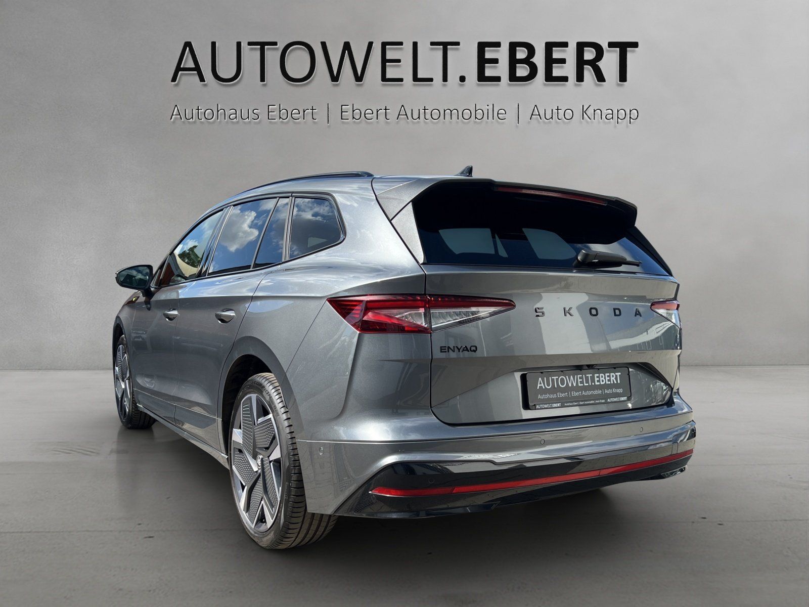 Fahrzeugabbildung SKODA Enyaq RS Suite/MAXX/PANO-DACH/AHK/HUD/DCC/ACC/