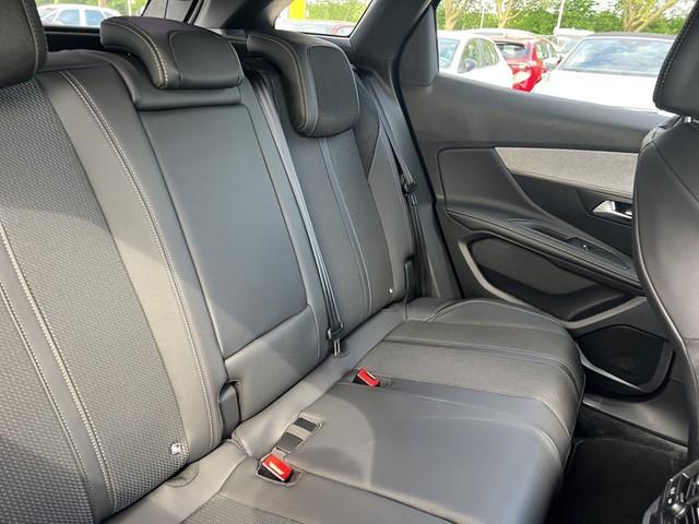 Peugeot 3008 GT 1.2 NAVI+LED+CAM+PDC+SITZHZG+ACC+CARPLAY