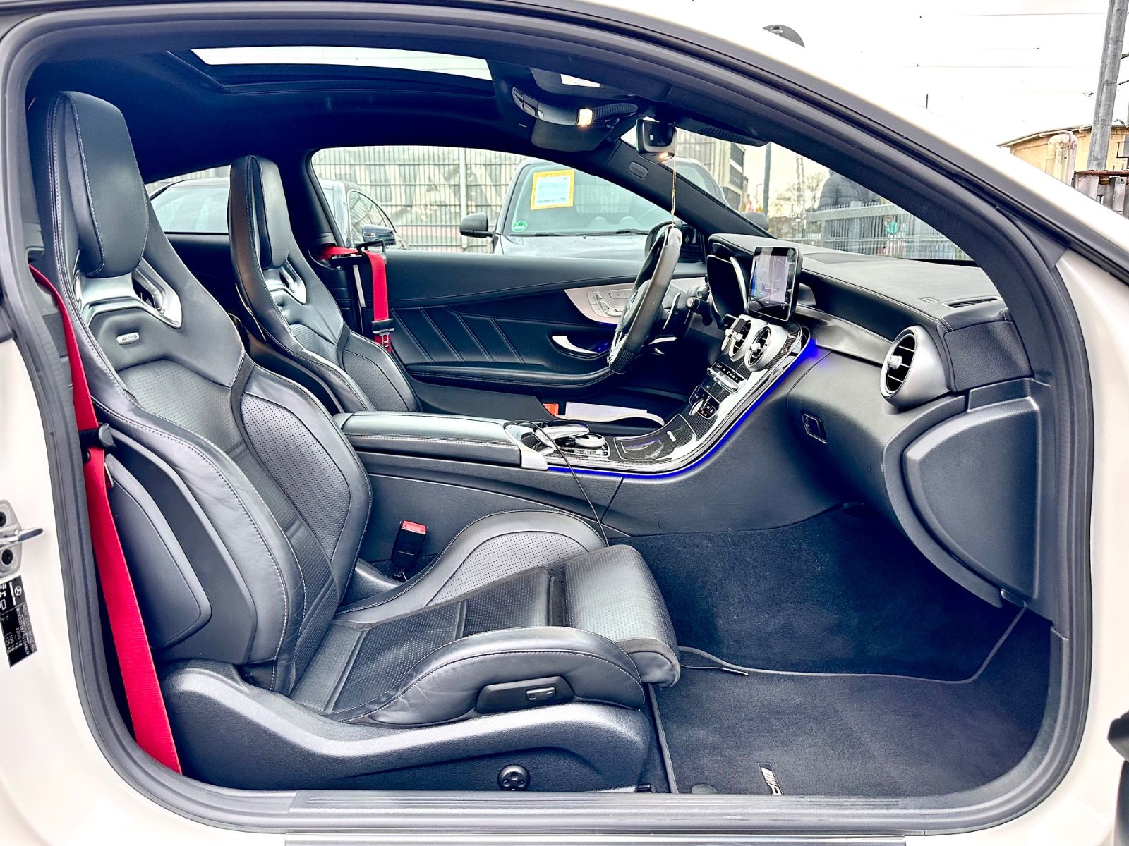 Fahrzeugabbildung Mercedes-Benz C 63 AMG COUPE*PANO+VOLL*