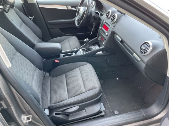 Fahrzeugabbildung Audi A3 1.8 TFSI Quattro Sportback Klimaautomatik