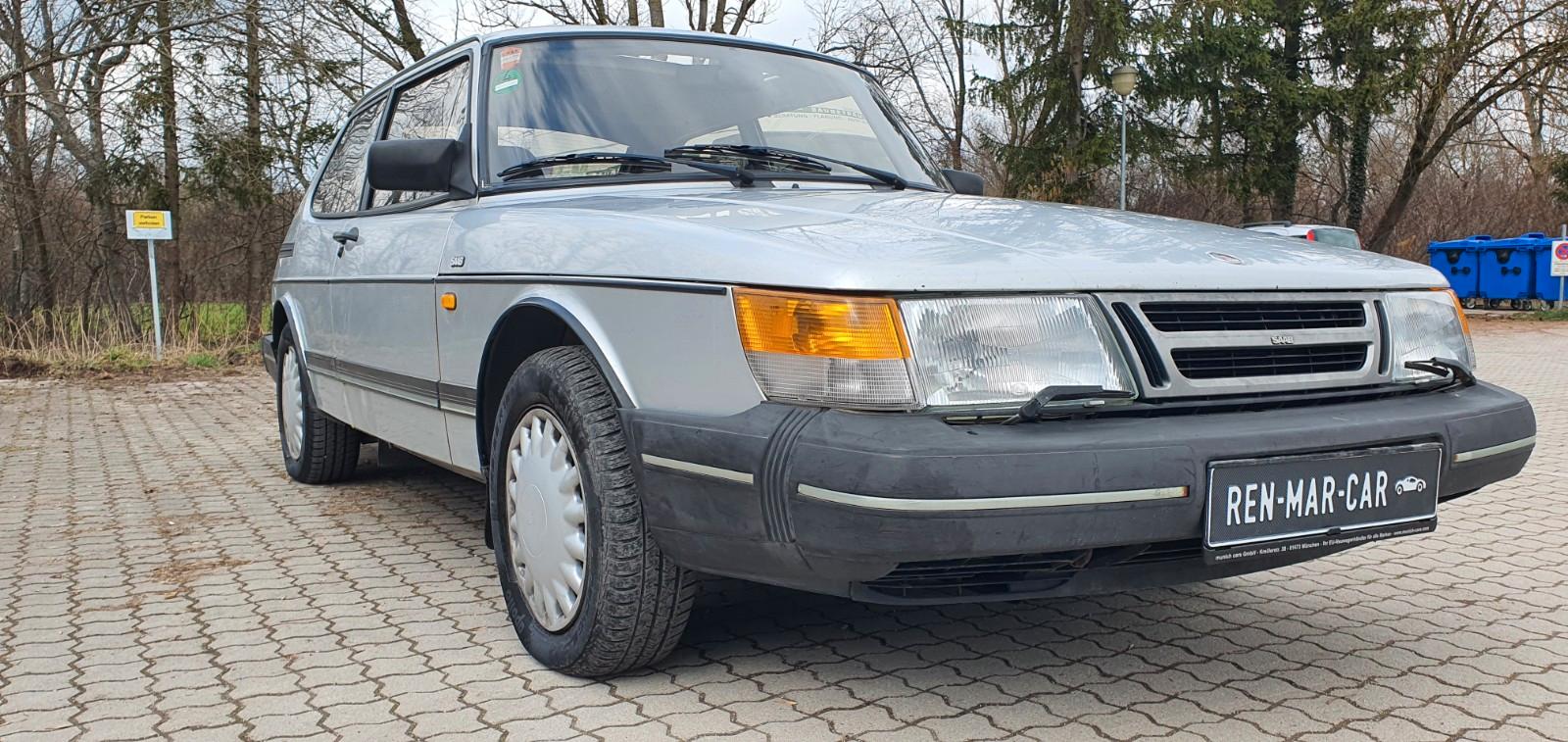 Saab 900