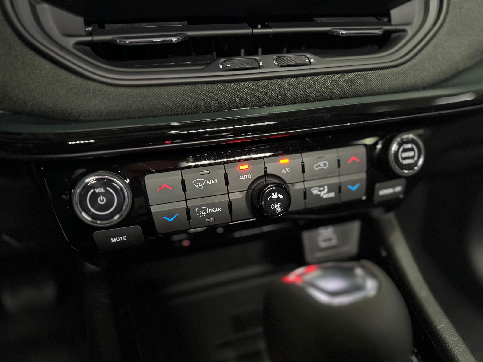 Jeep MildHybrid North Star Pano Safe/Park-Package