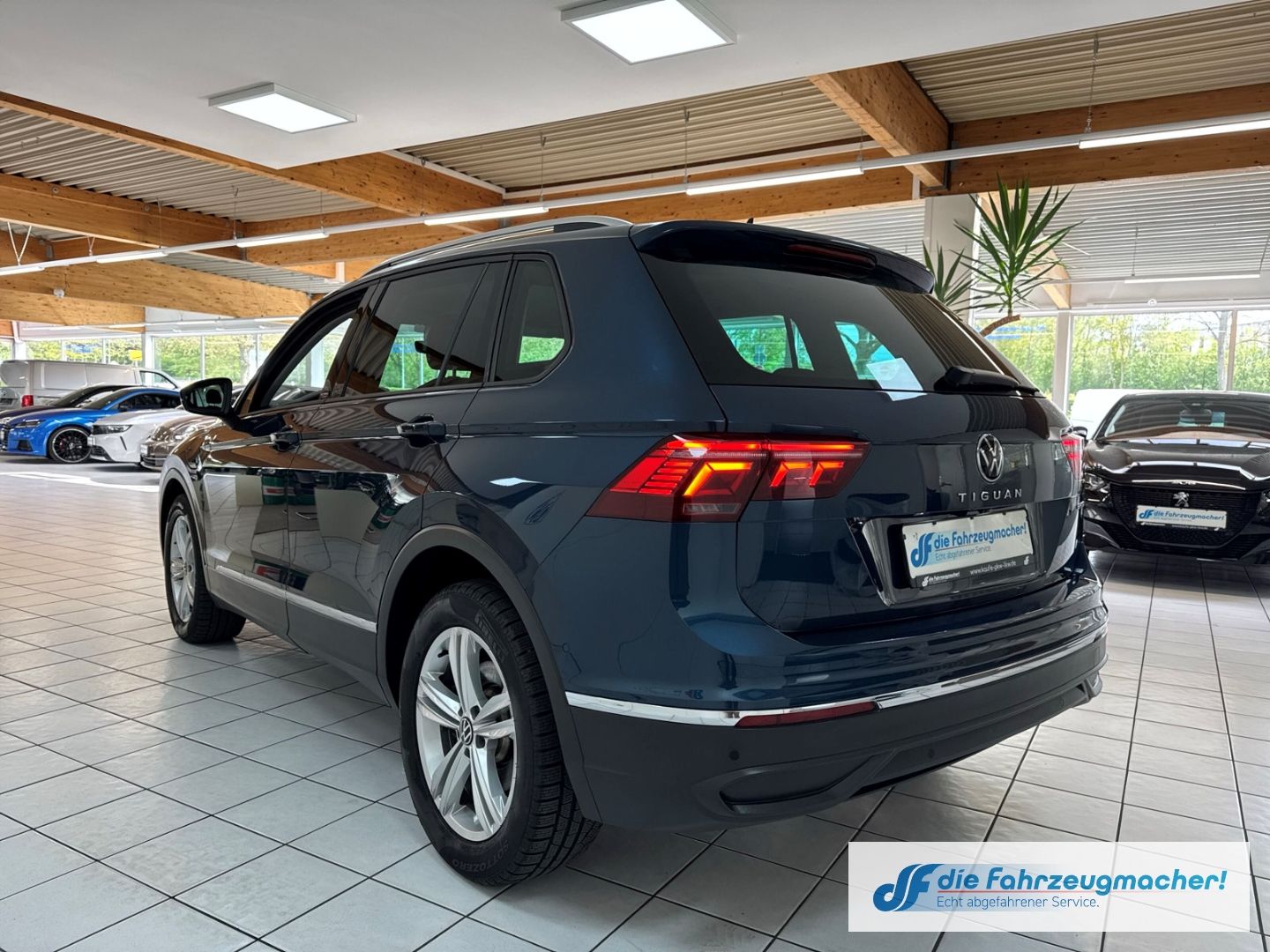 Fahrzeugabbildung Volkswagen Tiguan Active eHybrid Navi Digitales Cockpit 360