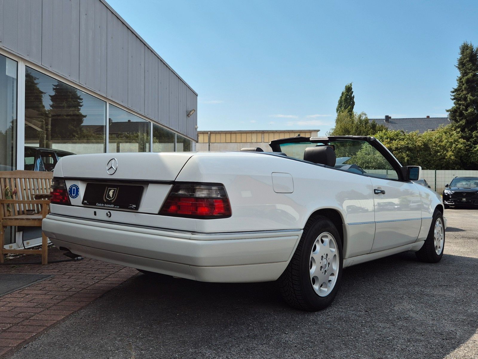 Fahrzeugabbildung Mercedes-Benz E 220 Cabrio/Dt./2. Hand/Daimler-SH/Leder/Klima
