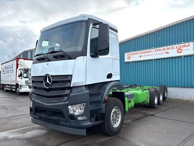 Mercedes-Benz Arocs 3242LK (GVW 49.000 KG.) DAYCAB 8x4 CHASSIS