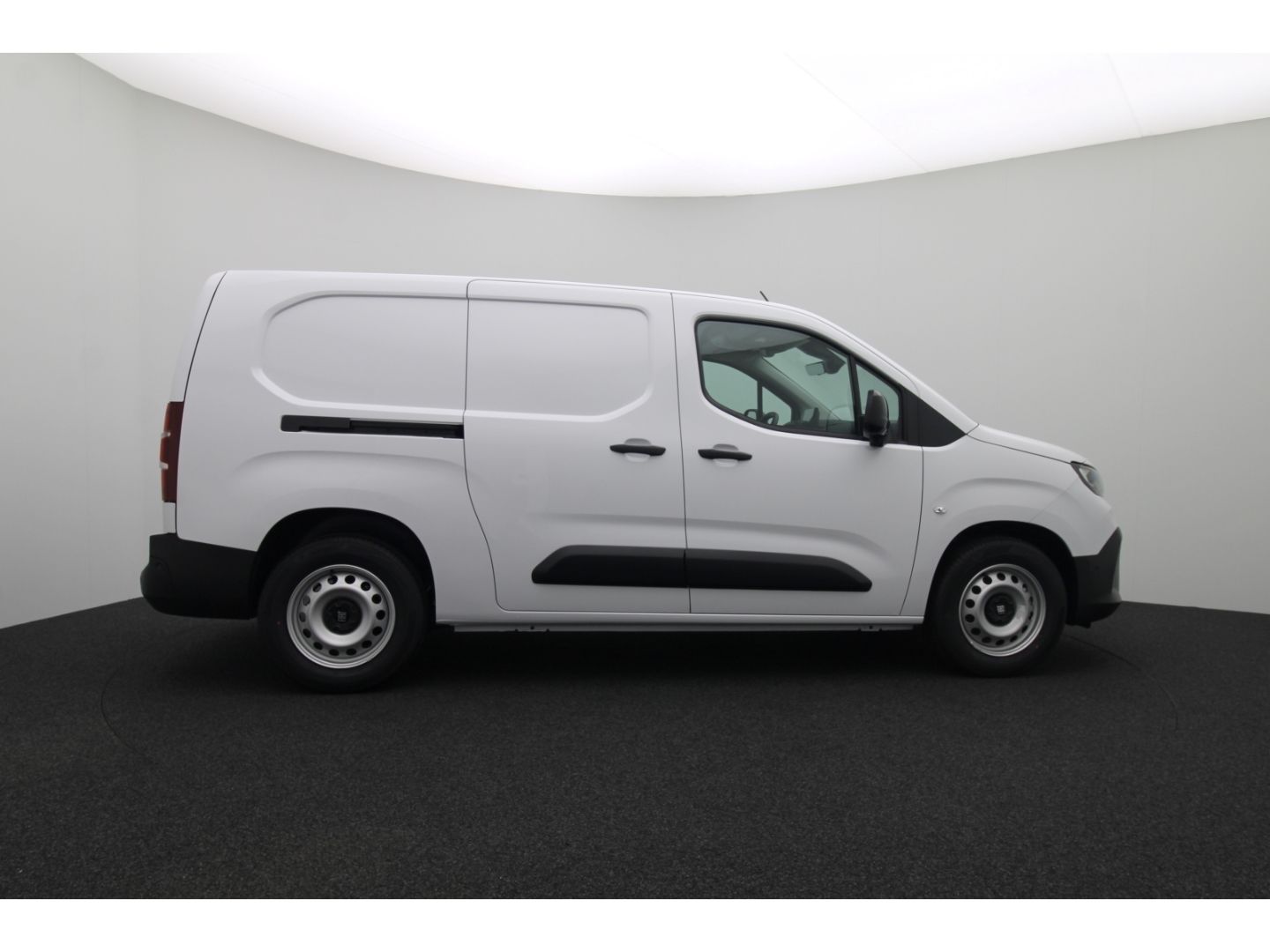 Fahrzeugabbildung Fiat Doblo E- Kastenwagen XL 100 kW digit.Rückspiegel