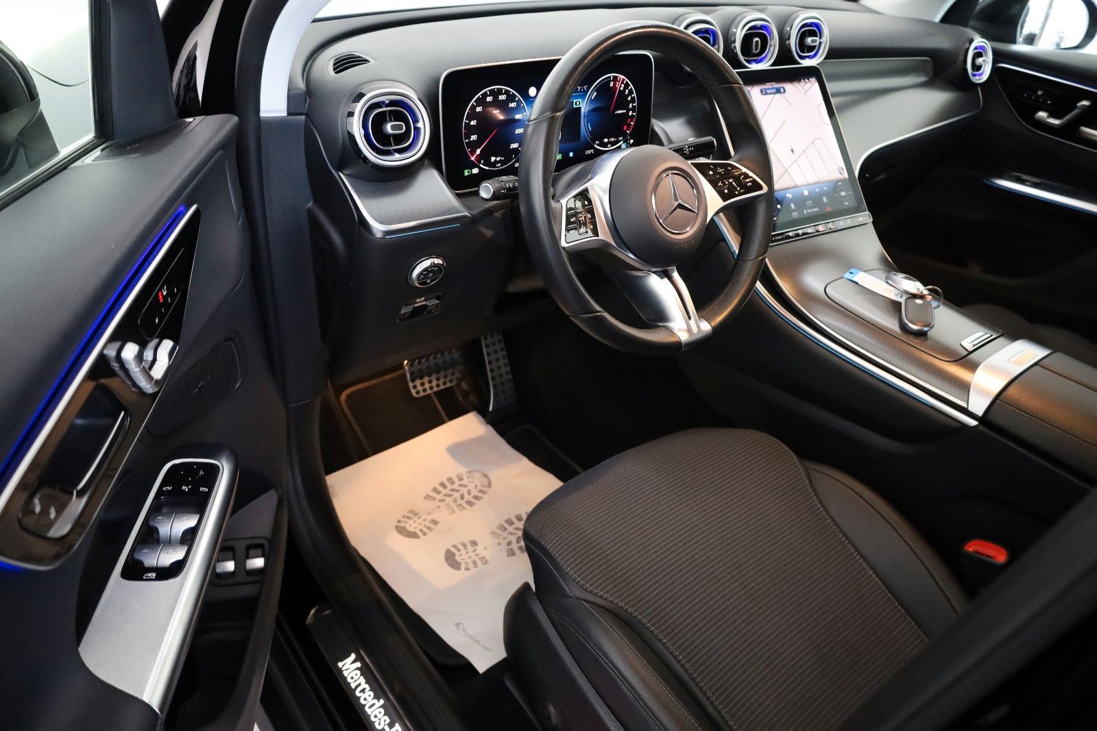 Fahrzeugabbildung Mercedes-Benz GLC 300e 4M Avantgarde T.Leder,Navi,LED,SH,Park