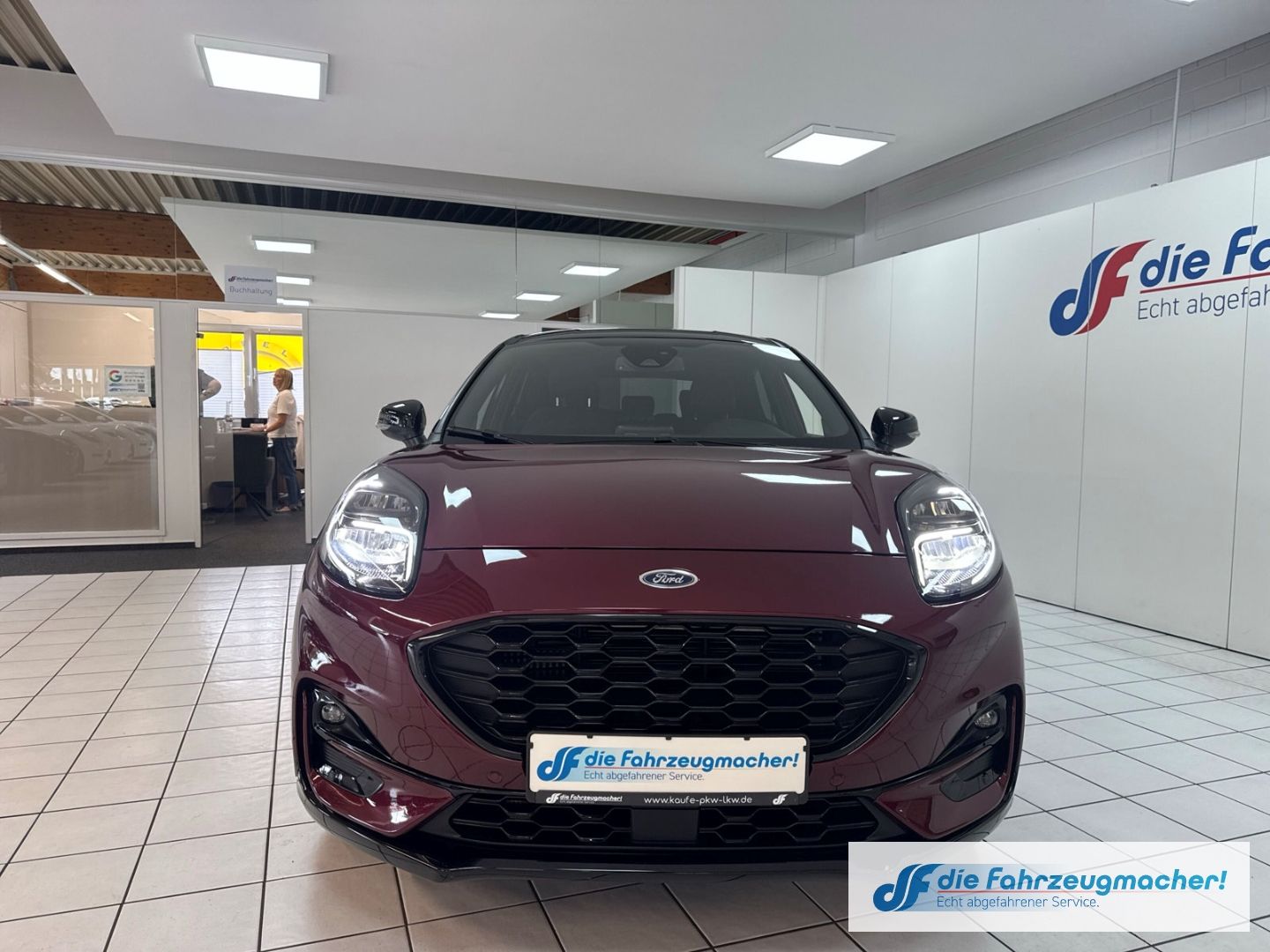 Fahrzeugabbildung Ford Puma Vivid Ruby Edition 1.0 EcoBoost Mild Hybrid