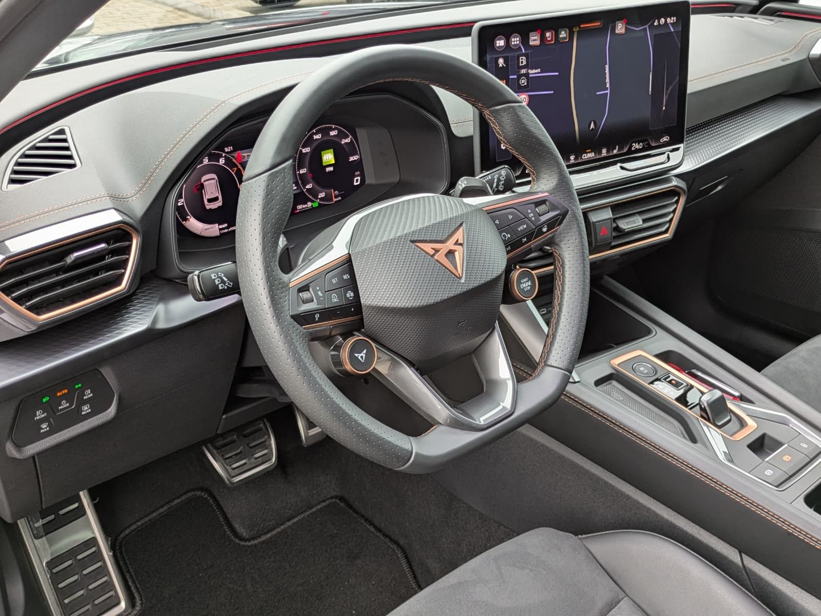 Fahrzeugabbildung CUPRA Leon 1.5 eTSI EDGE MATRIX*ACC*KAM*18"5JGARANTIE