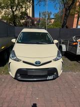 Toyota Prius plus - Toyota Prius: Plus