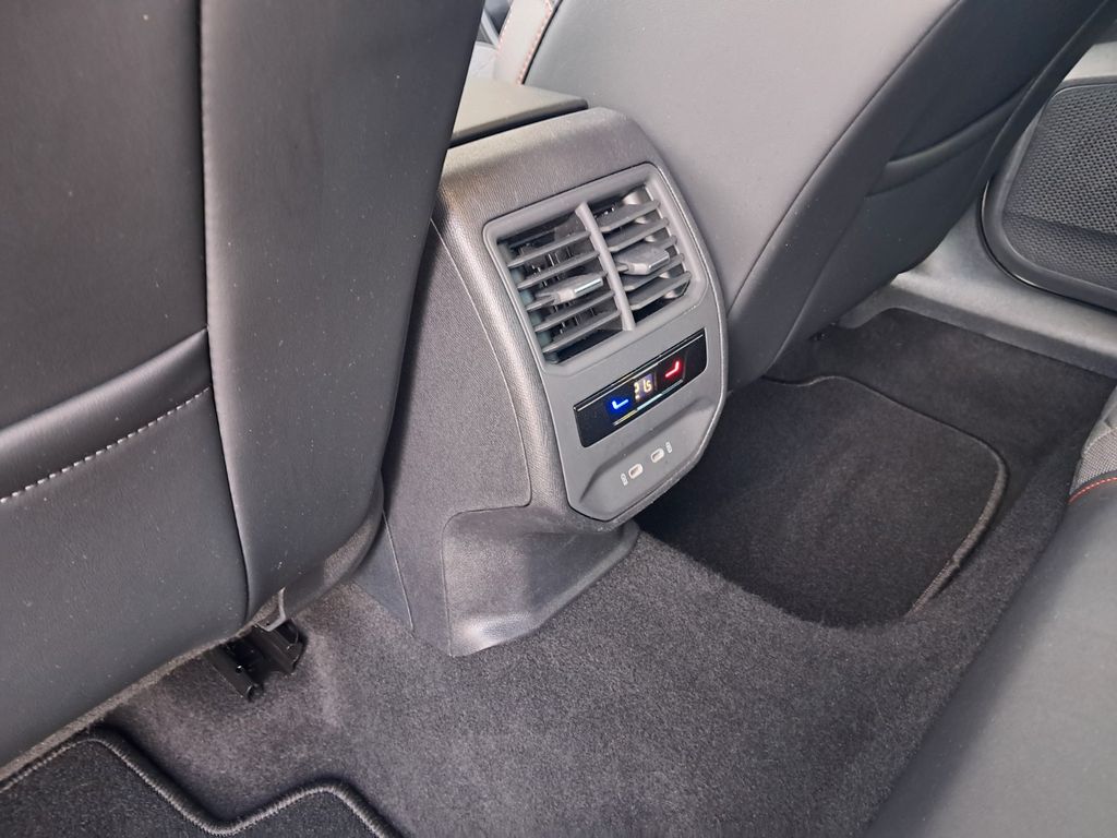 SEAT Leon SP Kombi FR 1.5 eTSI Kamera Navi LED - Bild 10